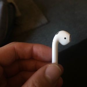 Apple AirPod - Right Only - First Generation